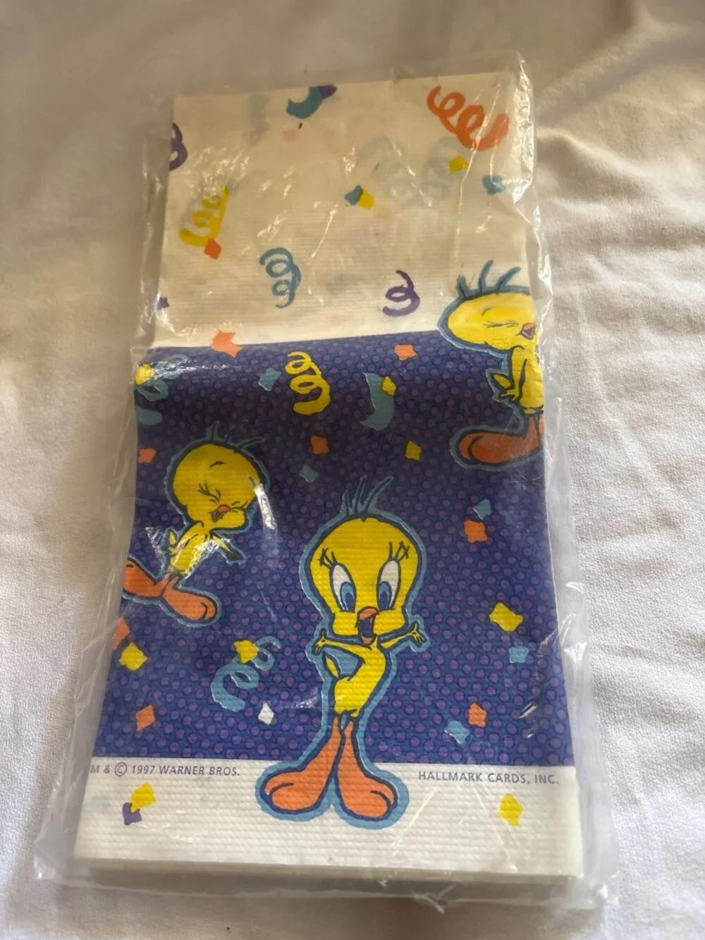 Looney Tunes Tweety 1997 Table Cover Party Express 54